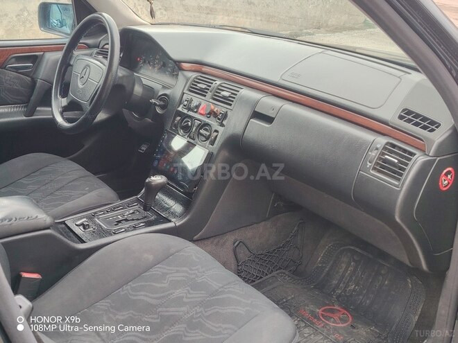 Mercedes E 200 1998, 325,000 km - 2.0 l - Bakı