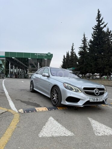 Mercedes E 220 4MATIC-2