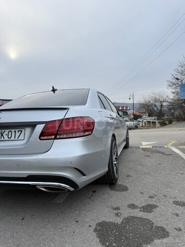Mercedes E 220 4MATIC-5