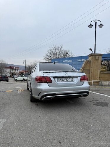 Mercedes E 220 4MATIC-3