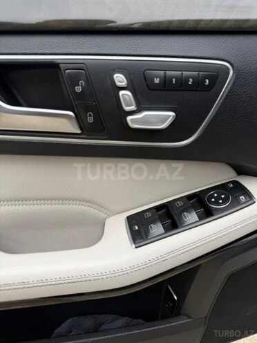 Mercedes E 220 4MATIC-18