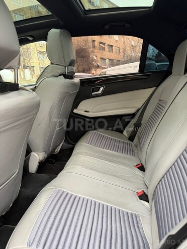 Mercedes E 220 4MATIC-10