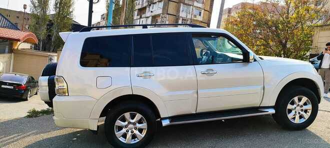 Mitsubishi Pajero-8