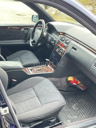 Mercedes E 240 1999, 245,000 km - 2.4 л - Sumqayıt
