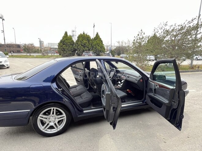 Mercedes E 240 1999, 245,000 km - 2.4 л - Sumqayıt