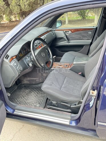 Mercedes E 240 1999, 245,000 km - 2.4 л - Sumqayıt