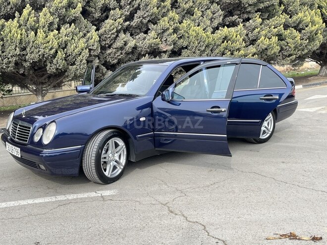 Mercedes E 240 1999, 245,000 km - 2.4 л - Sumqayıt