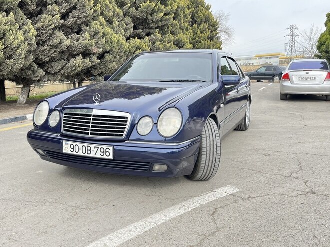 Mercedes E 240 1999, 245,000 km - 2.4 л - Sumqayıt
