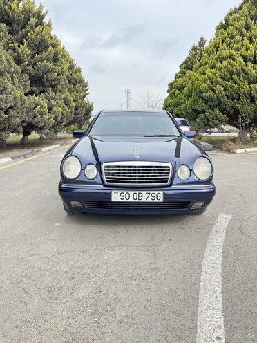 Mercedes E 240 1999, 245,000 km - 2.4 л - Sumqayıt