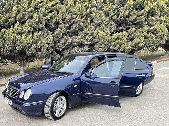 Mercedes E 240 1999, 245,000 km - 2.4 л - Sumqayıt