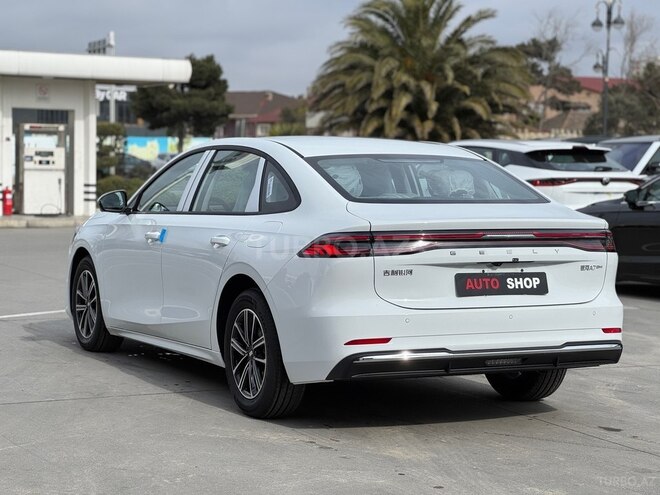 Geely Galaxy A7-8