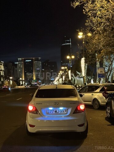 Hyundai Accent 2013, 237,000 km - 1.4 l - Bakı