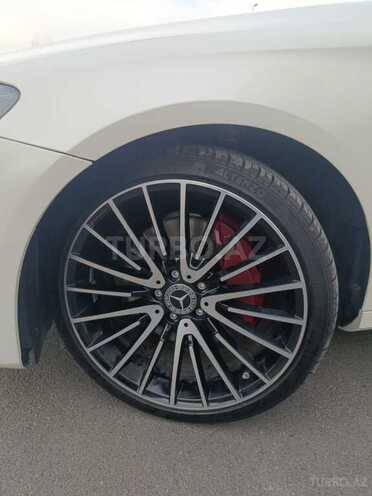 Mercedes E 300 4MATIC-6