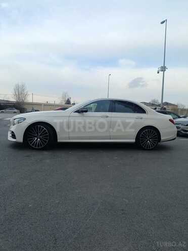 Mercedes E 300 4MATIC-7