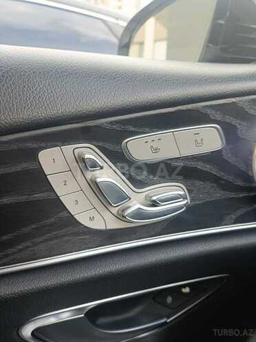 Mercedes E 300 4MATIC-10