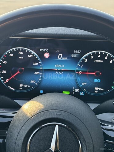 Mercedes E 300 e-11