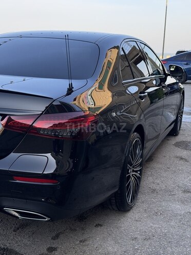 Mercedes E 300 e-5