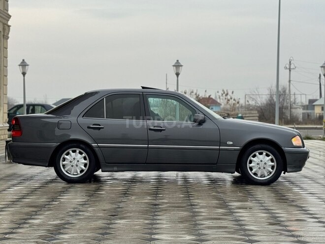 Mercedes C 180 1998, 286,000 km - 1.8 l - Saatlı