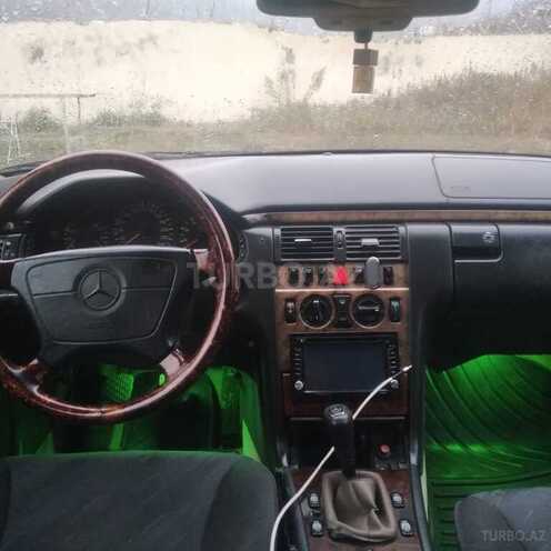 Mercedes E 220 1996, 634,000 km - 2.2 l - Beyləqan
