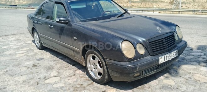 Mercedes E 220 1996, 634,000 km - 2.2 l - Beyləqan