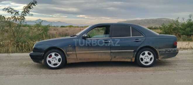 Mercedes E 220 1996, 634,000 km - 2.2 l - Beyləqan