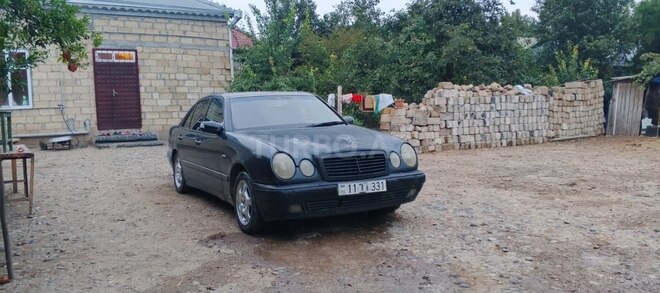 Mercedes E 220 1996, 634,000 km - 2.2 l - Beyləqan
