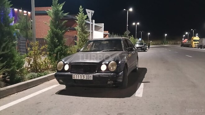 Mercedes E 220 1996, 634,000 km - 2.2 l - Beyləqan