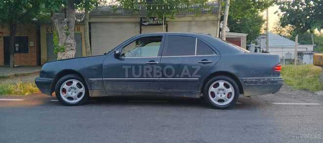 Mercedes E 220 1996, 634,000 km - 2.2 l - Beyləqan