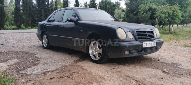 Mercedes E 220 1996, 634,000 km - 2.2 l - Beyləqan