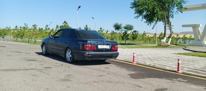 Mercedes E 220 1996, 634,000 km - 2.2 l - Beyləqan