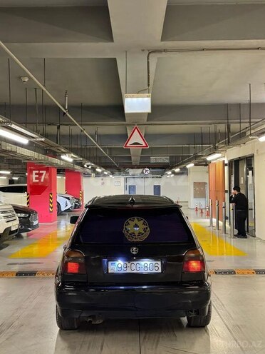 Volkswagen Golf 1997, 150,000 km - 1.8 l - Gəncə