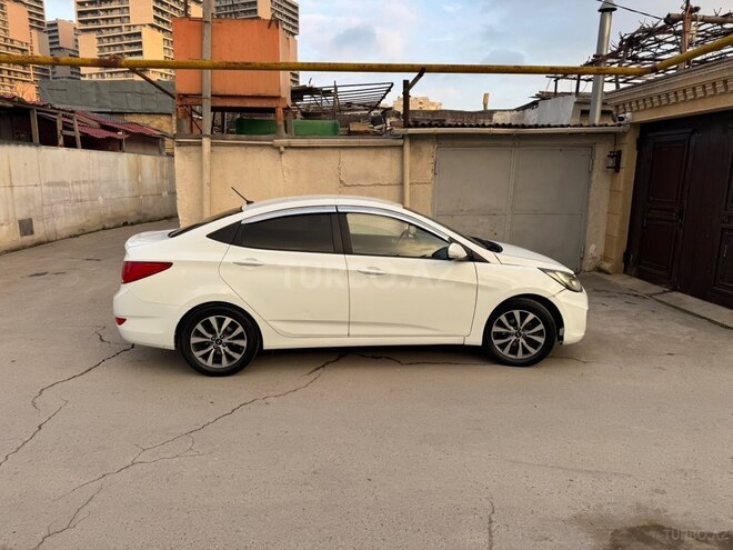 Hyundai Accent-3