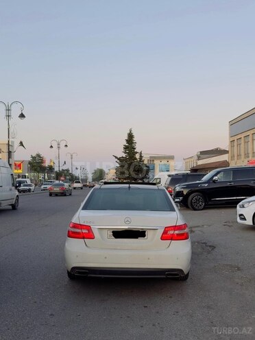 Mercedes E 300 2010, 315,000 km - 3.5 l - Quba