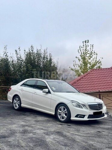 Mercedes E 300 2010, 315,000 km - 3.5 l - Quba