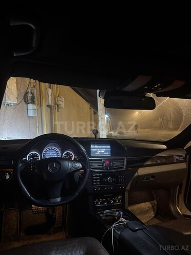 Mercedes E 300 2010, 315,000 km - 3.5 l - Quba