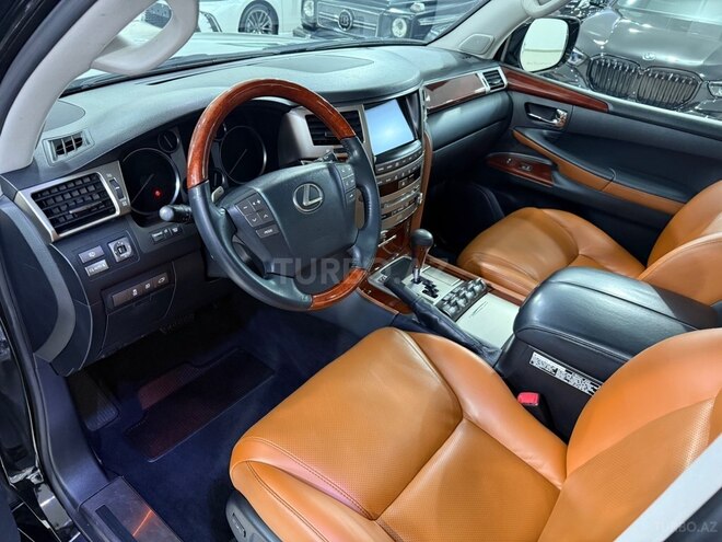 Lexus LX 570-19