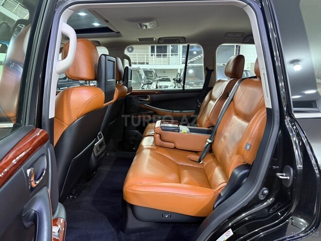 Lexus LX 570-24