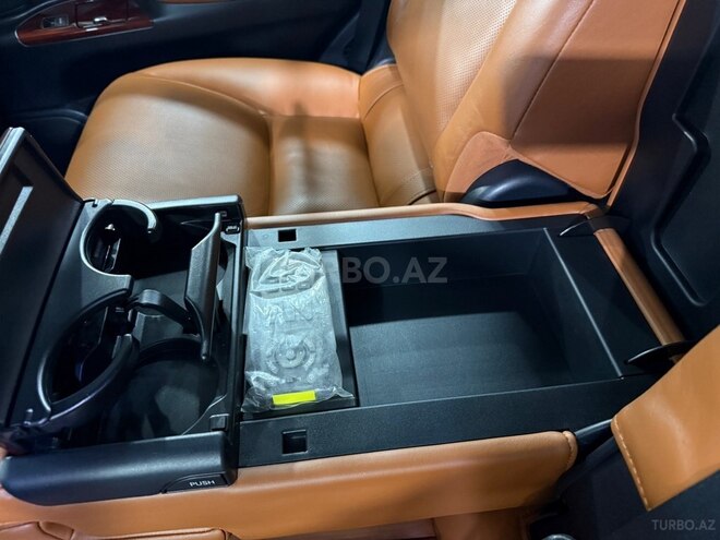 Lexus LX 570-25