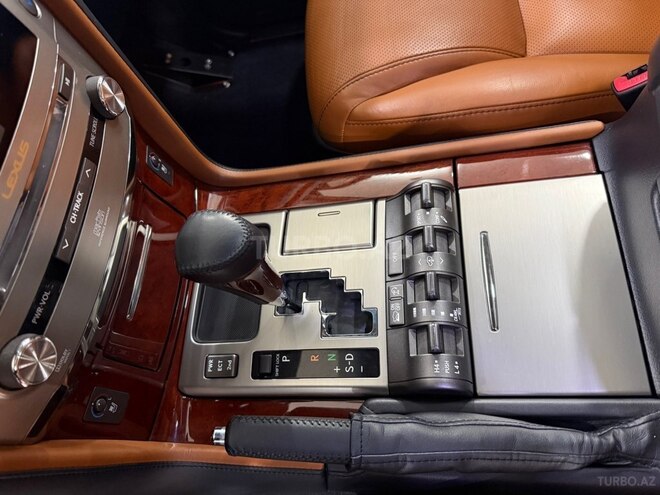 Lexus LX 570-20