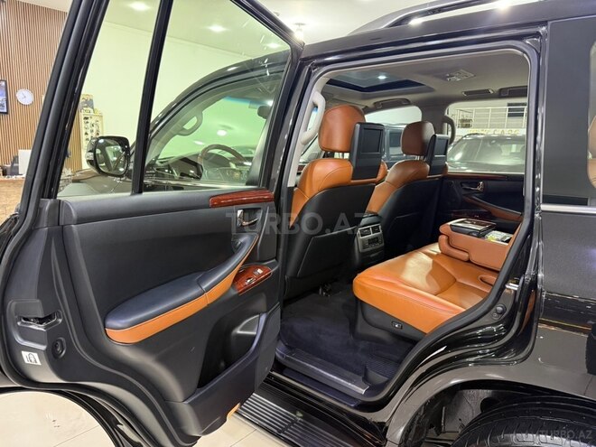 Lexus LX 570-21
