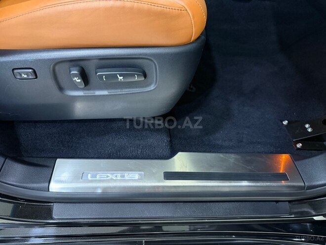 Lexus LX 570-34