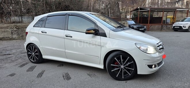 Mercedes B 170 2009, 185,000 km - 1.7 l - Sumqayıt
