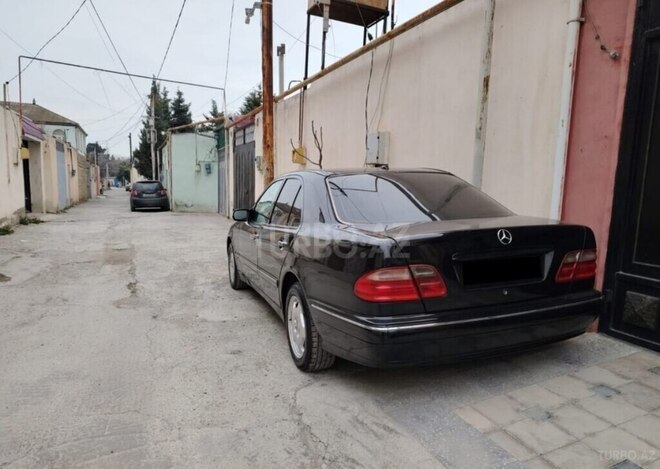 Mercedes E 220 1999, 340,000 km - 2.2 л - Bakı
