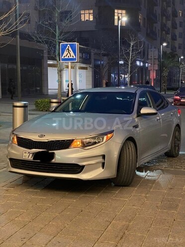 Kia Optima-4
