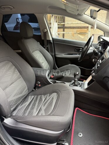 Kia  2014, 215,000 km - 1.6 l - Bakı