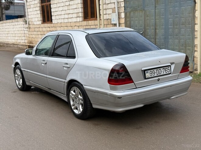 Mercedes C 220 1999, 498,000 km - 2.2 l - Qazax