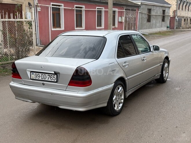 Mercedes C 220 1999, 498,000 km - 2.2 l - Qazax