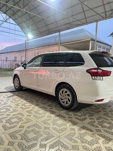 Toyota Corolla Fielder-5