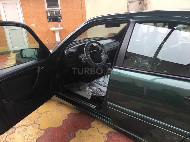 Mercedes C 200 1998, 320,000 km - 2.0 l - Gəncə