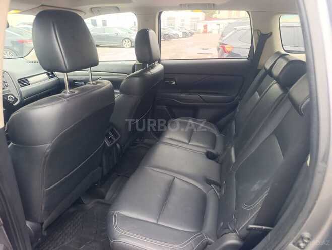 Mitsubishi Outlander-6
